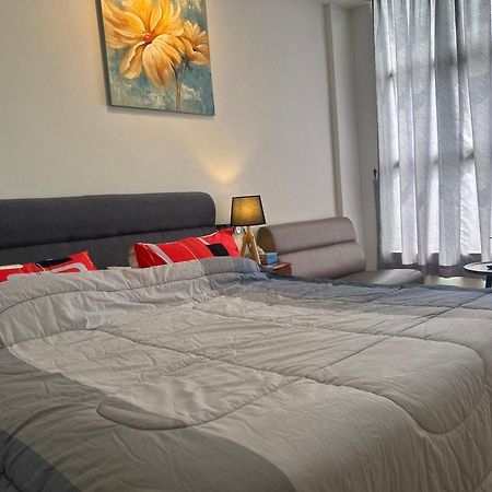 Roxy Apartment 쿠칭 외부 사진