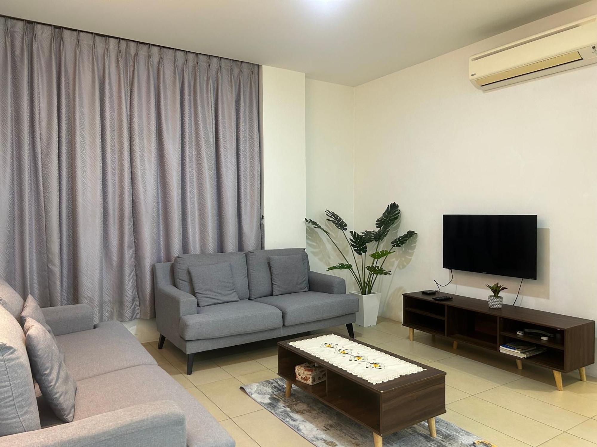 Roxy Apartment 쿠칭 외부 사진