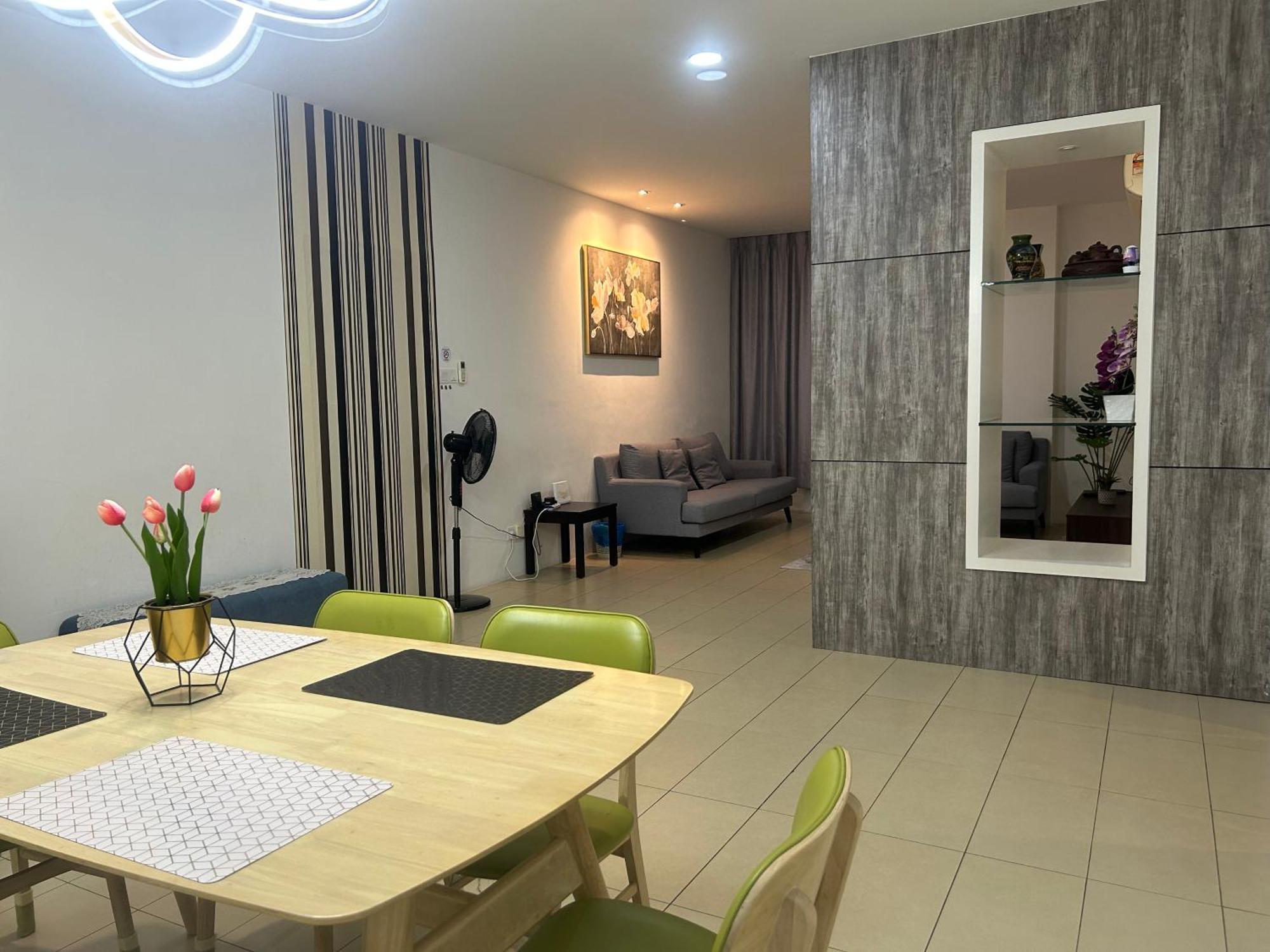 Roxy Apartment 쿠칭 외부 사진